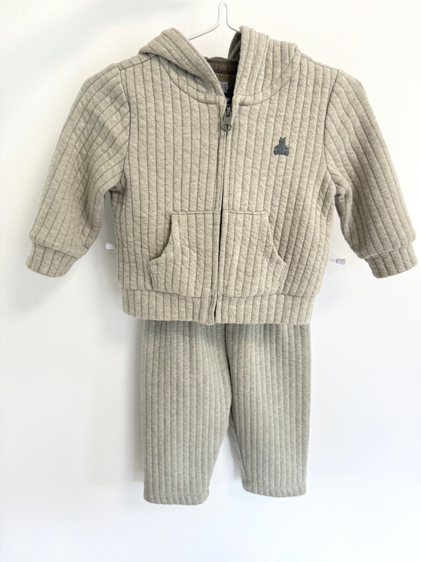 GAP 2pc set 3-6 months