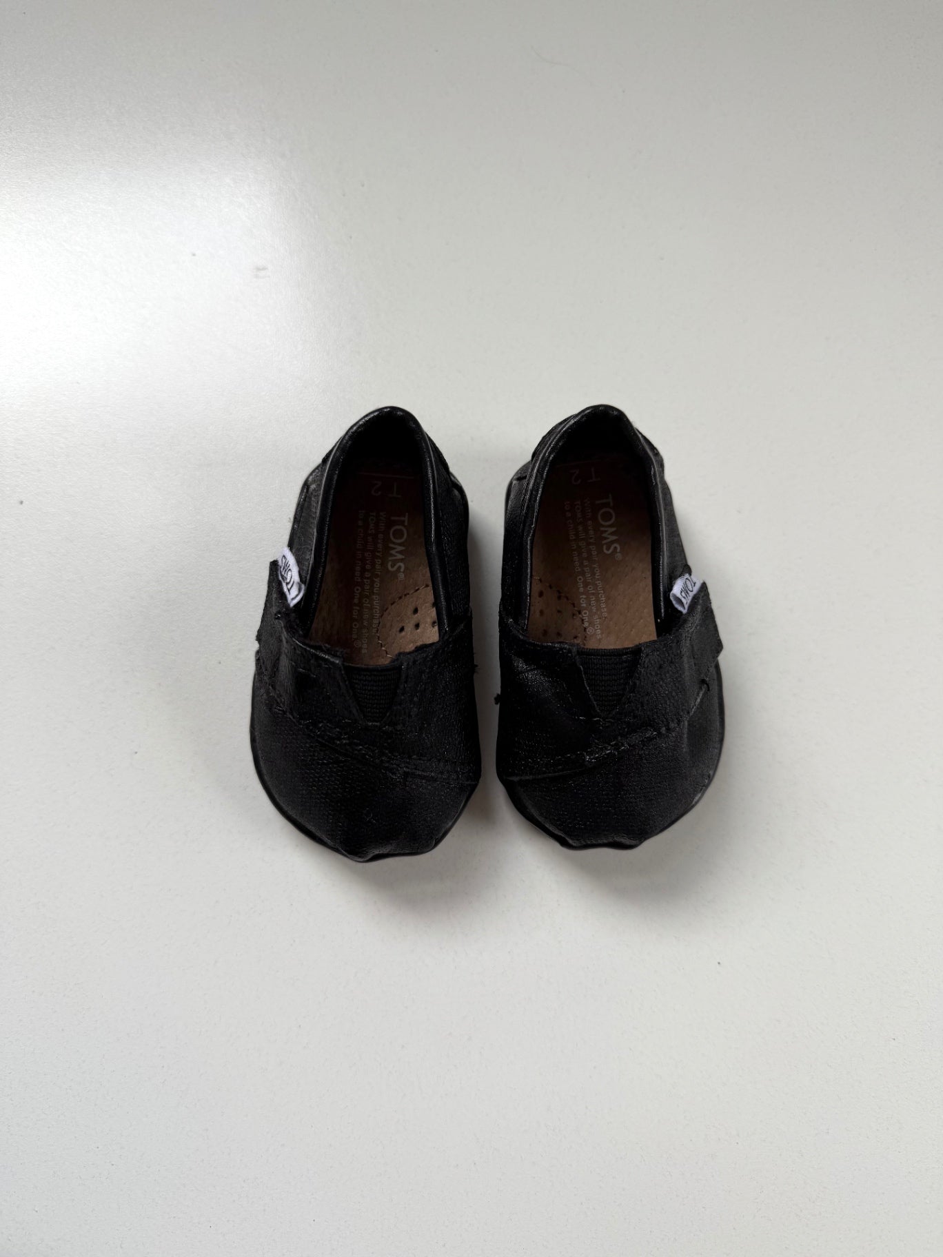 TOMS Slip-on Shoes Size 12 months