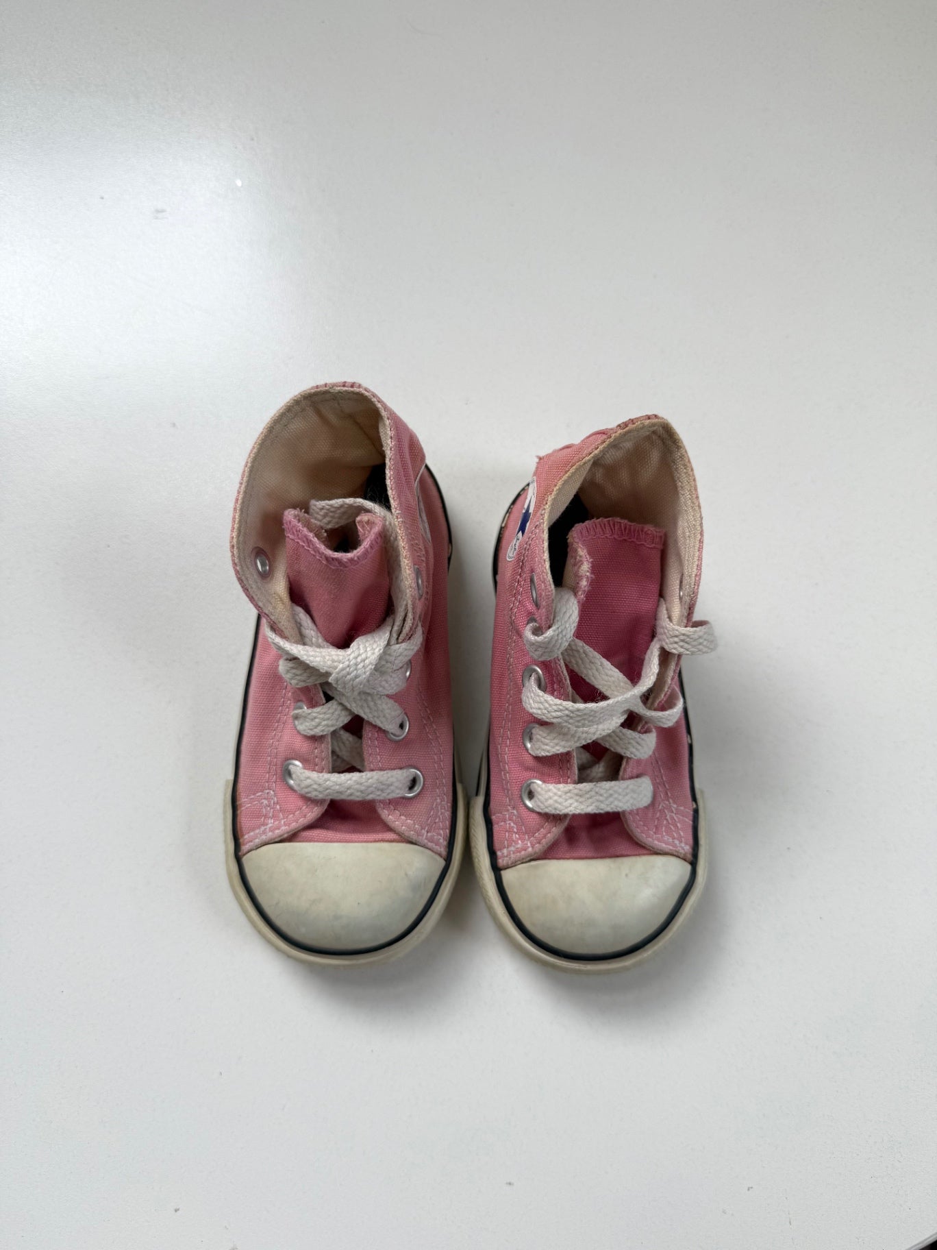 Converse Sneakers Size 5