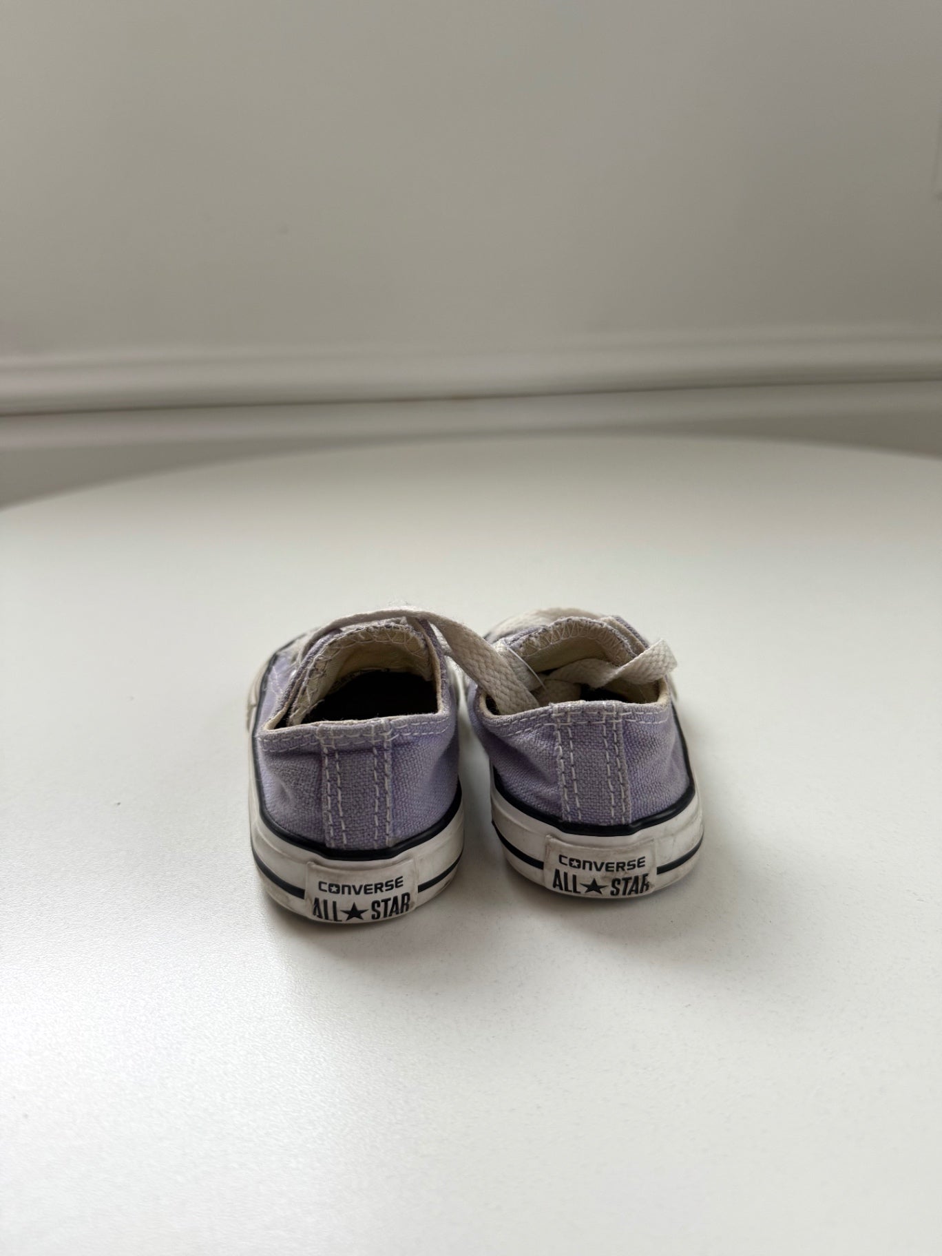 Converse Sneakers Size 5