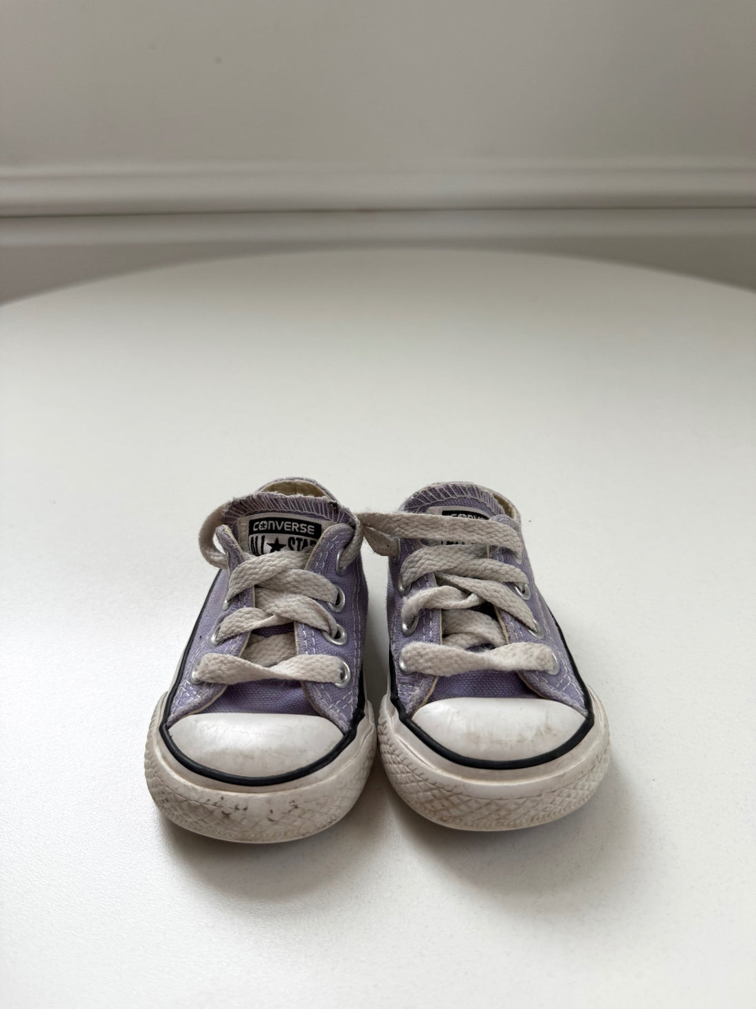 Converse Sneakers Size 5