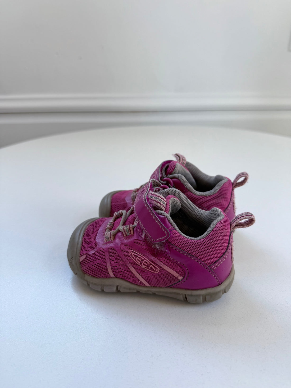 Keen Sneakers Size 5