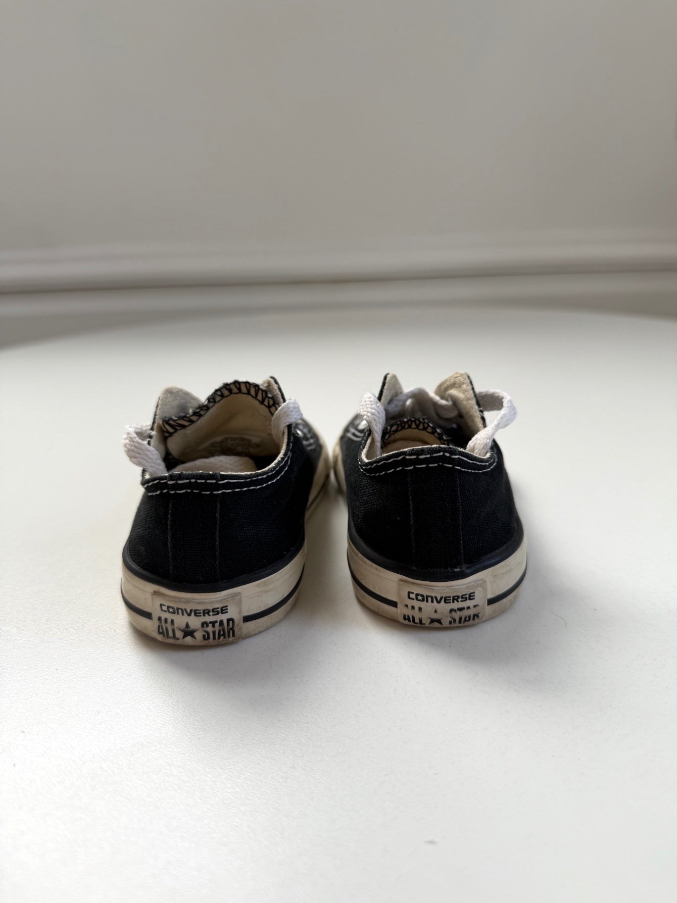 Converse Sneakers size 5