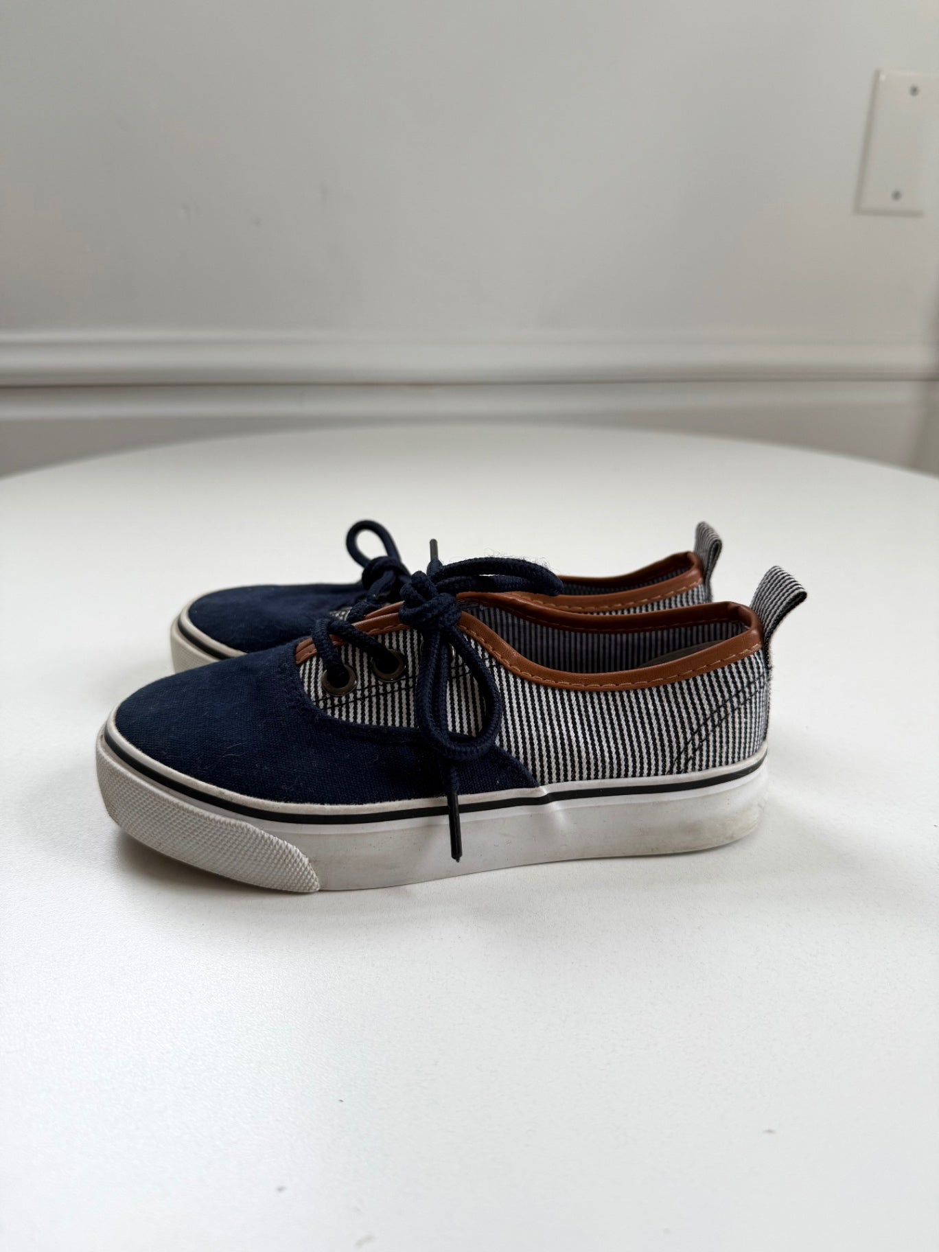 WerWilson Sneakers Size 29