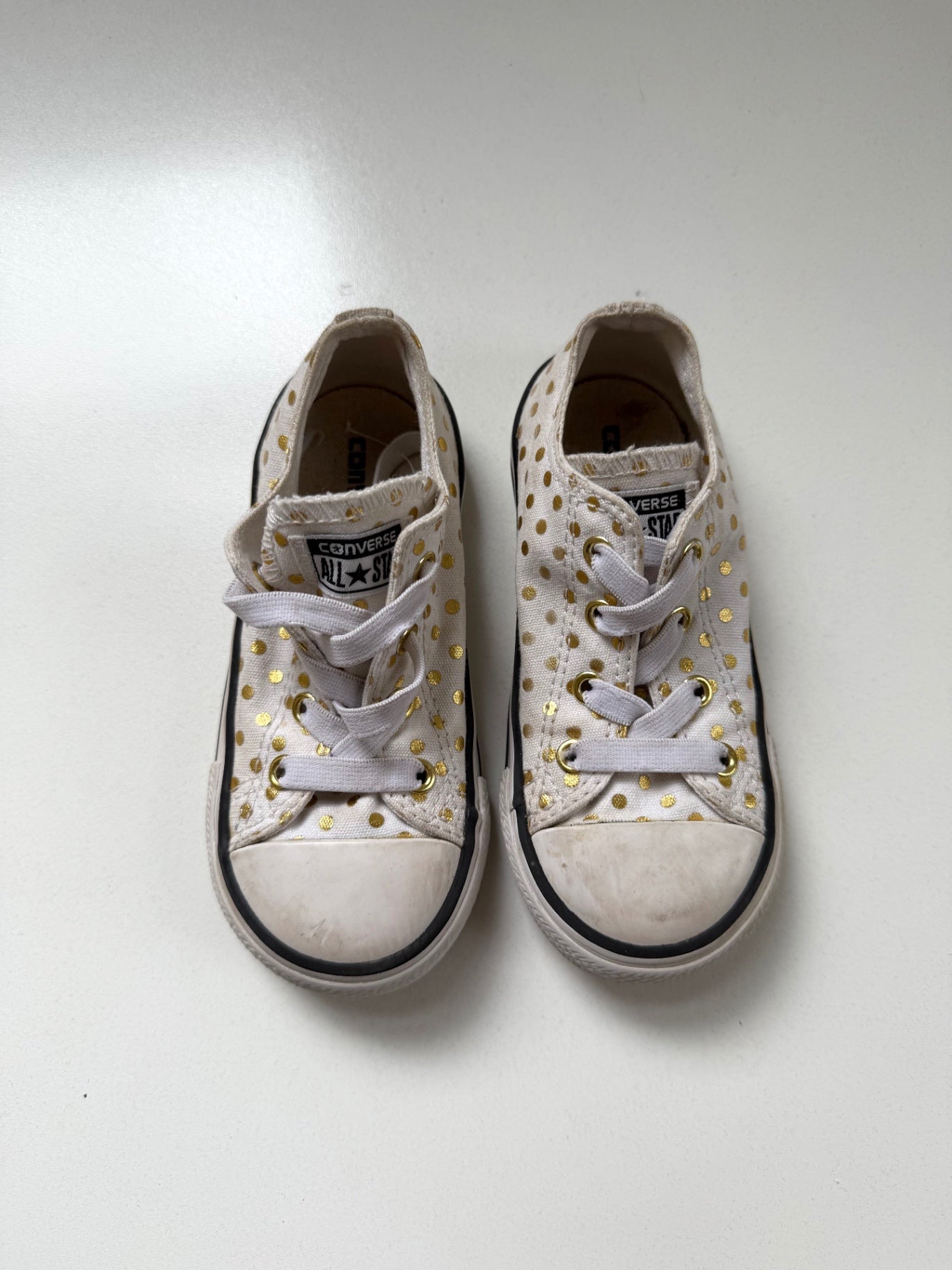 Converse Sneakers Size 8