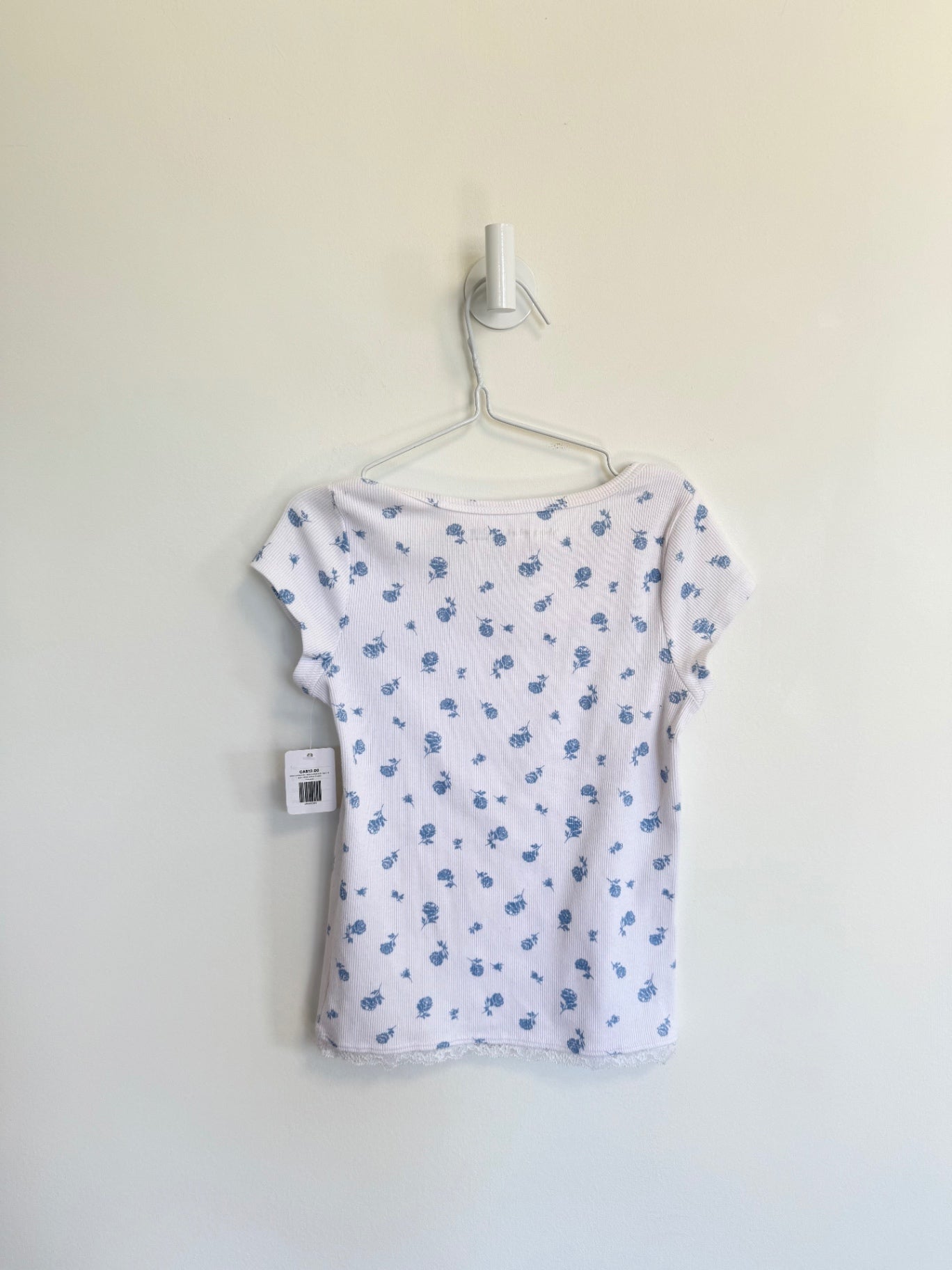 abercrombie kids Top 7-8 years White w/blue flowers