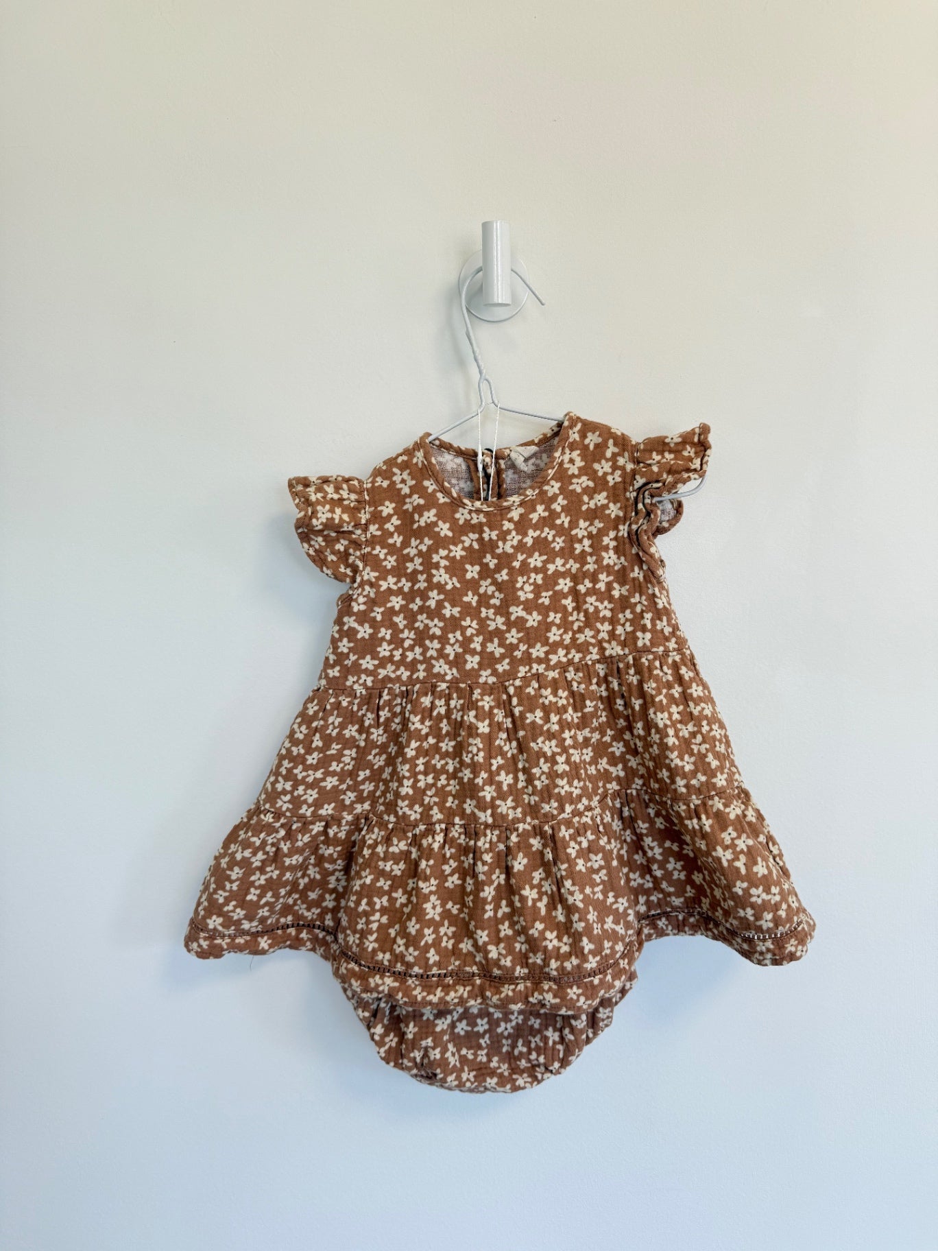 Quincy Mae Dress w/bloomers 12-18 months Tan w/flowers