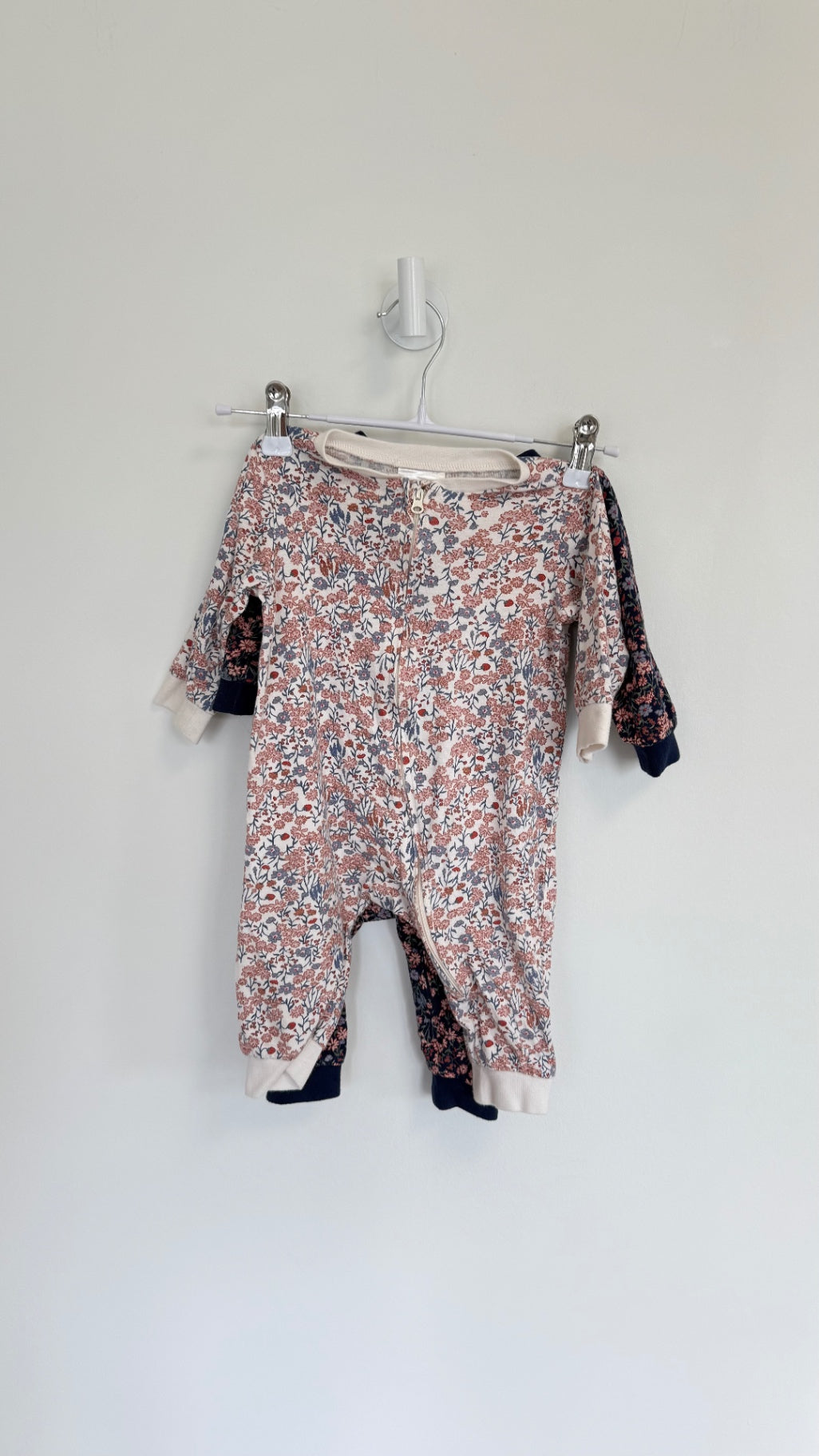H&M 2 pk Sleepwear 4-6 Months Muted florals