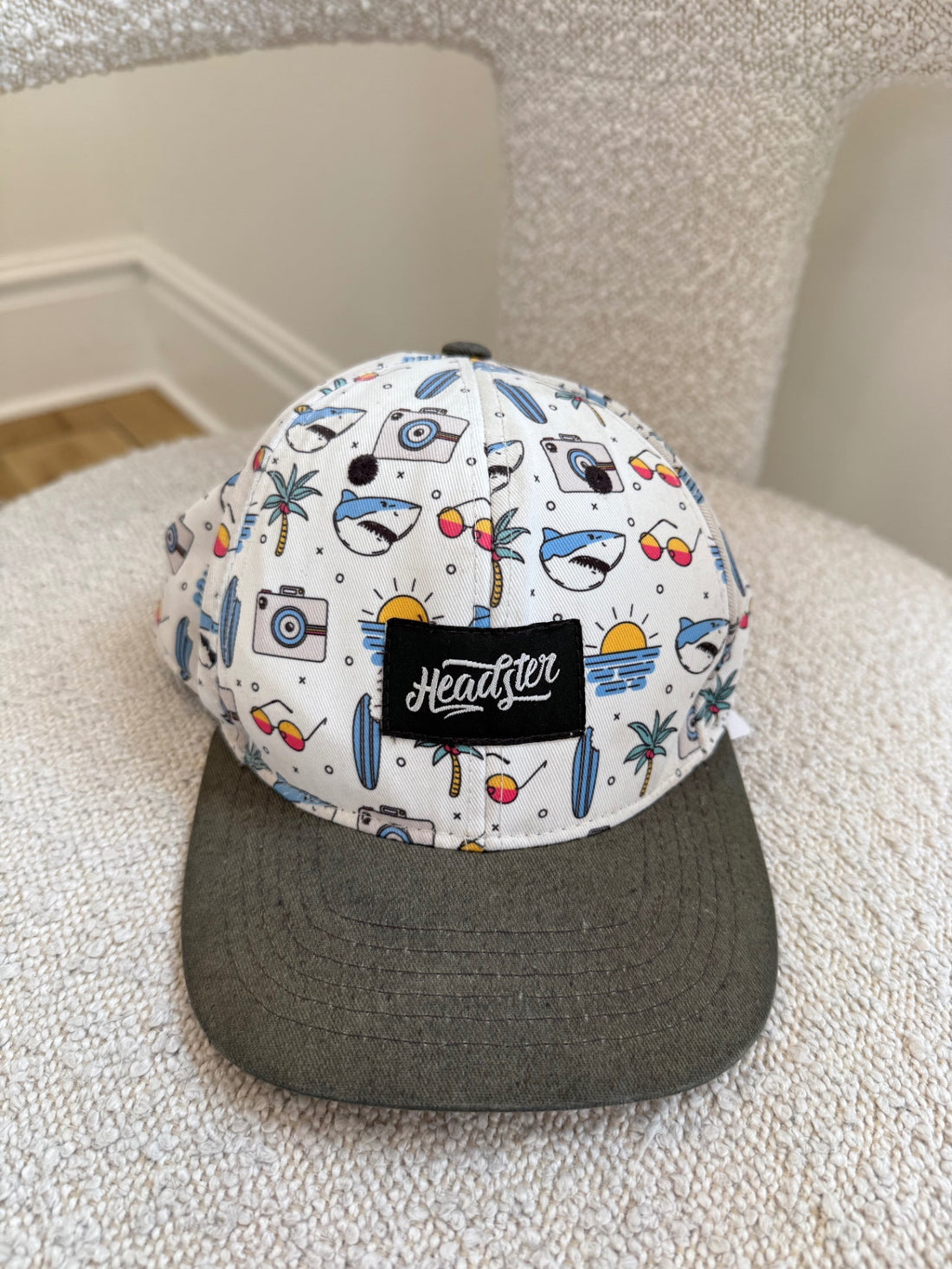 Headster Hats 52 cm white shark- beach