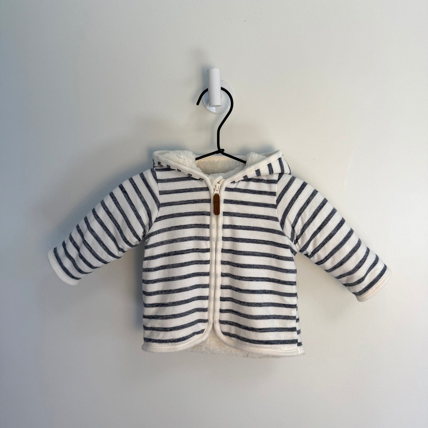 H&amp;M Hoodie 2-4 months