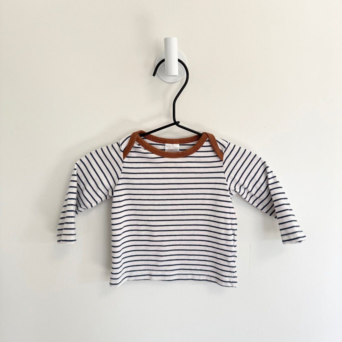 H&amp;M shirt 1-2 months