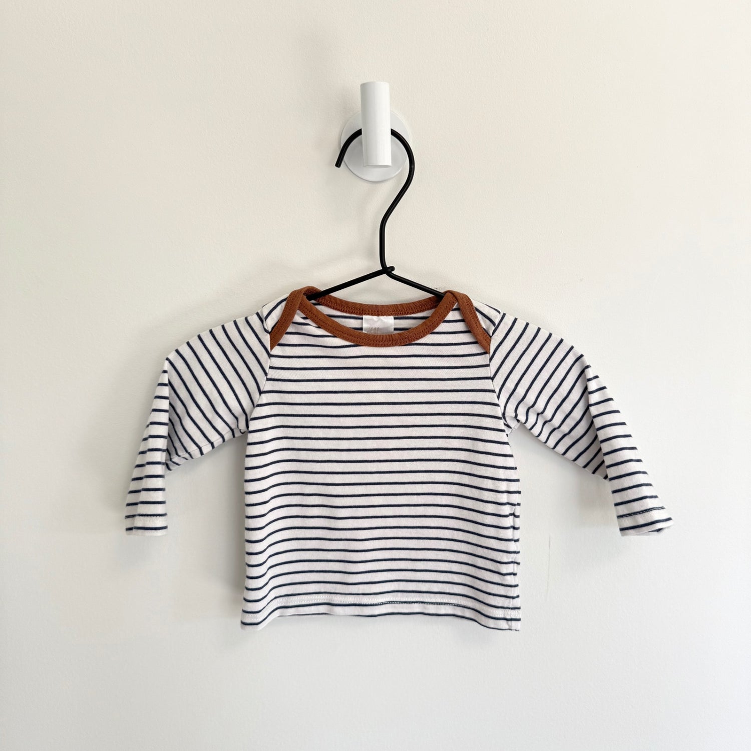 H&amp;M shirt 1-2 months