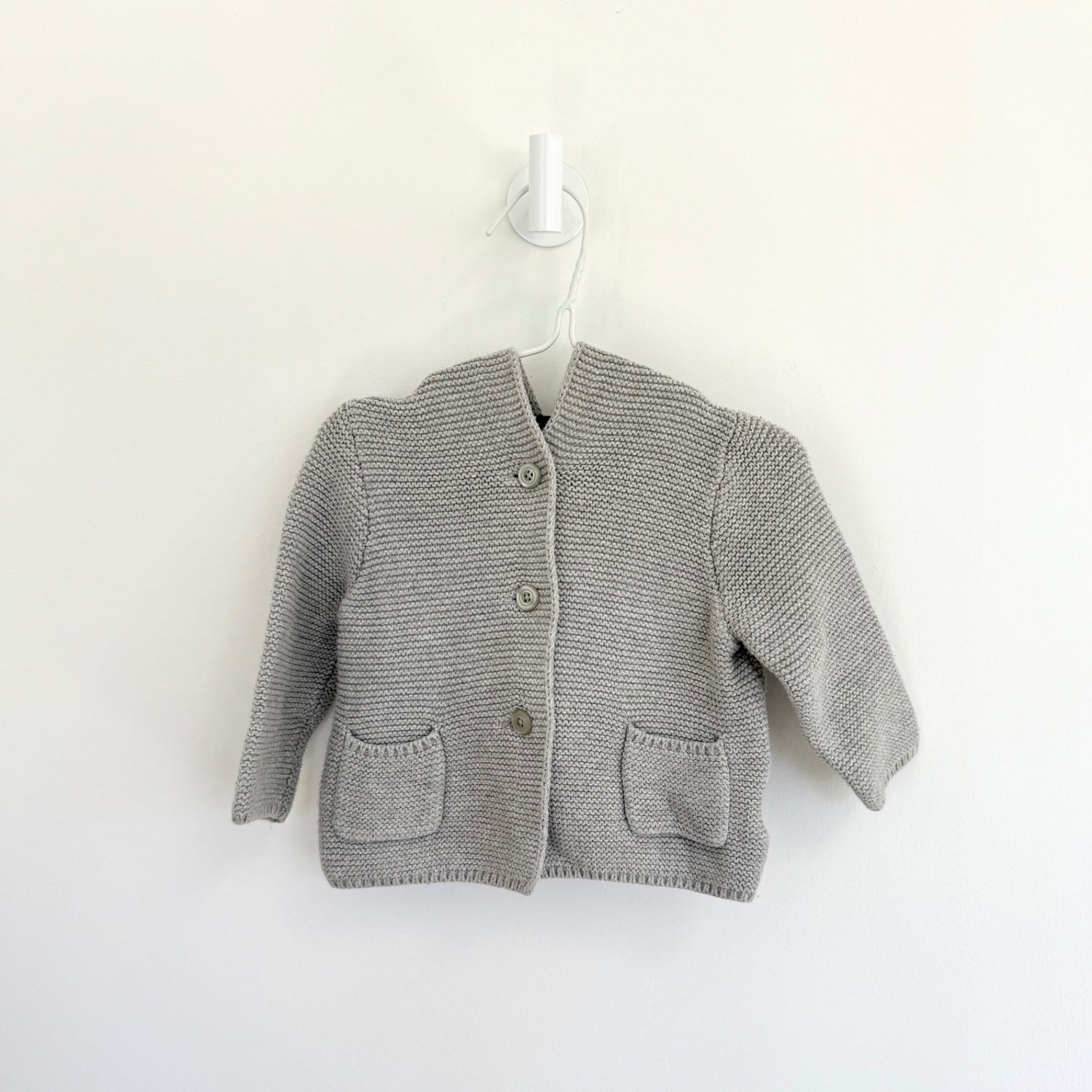 GAP Sweater 6-12 months