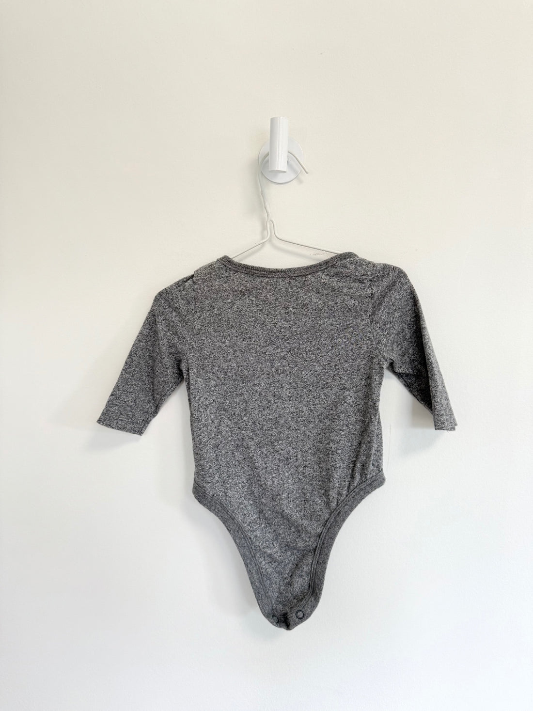 Roots Onesie 3-6 months