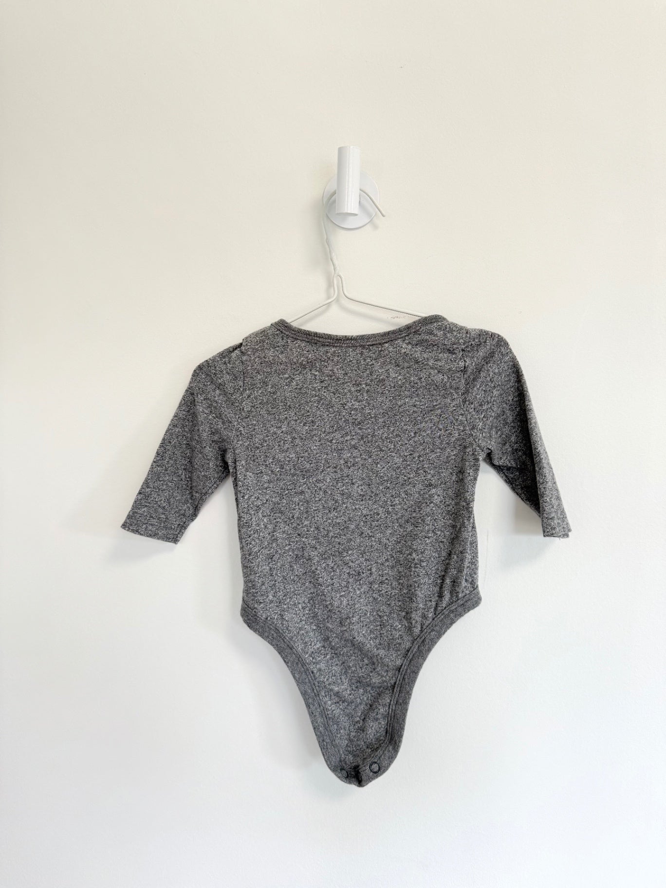 Roots Onesie 3-6 months