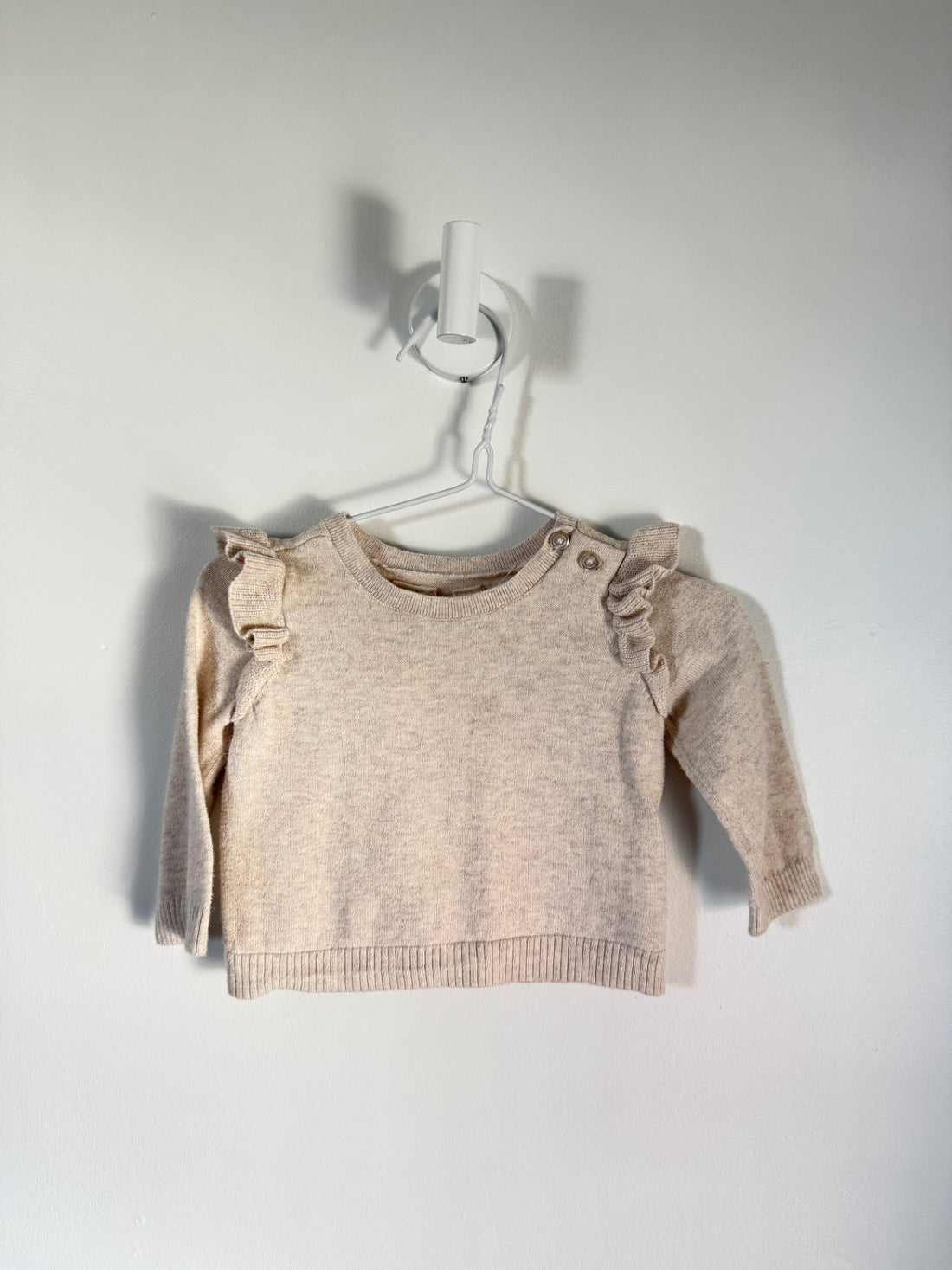 GAP Sweater 3-6 months