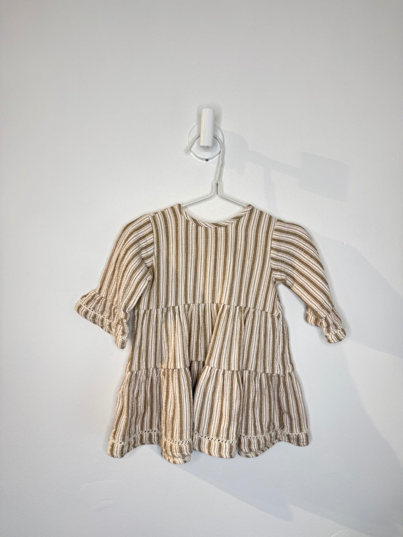 Quincy Mae Dress 12-18 months stripped olive/white