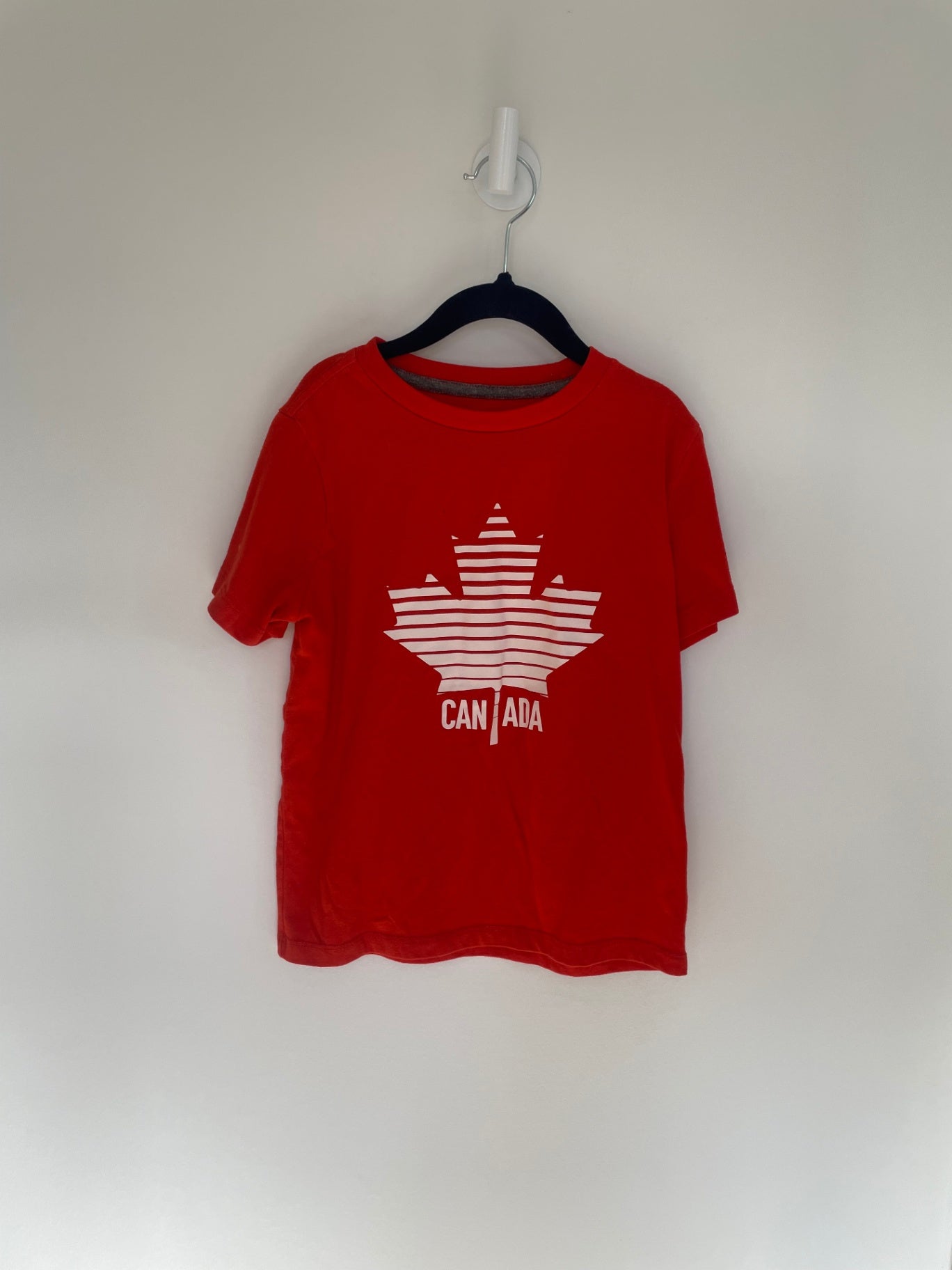 Old Navy T-Shirt 6-7 years Red and white Canada
