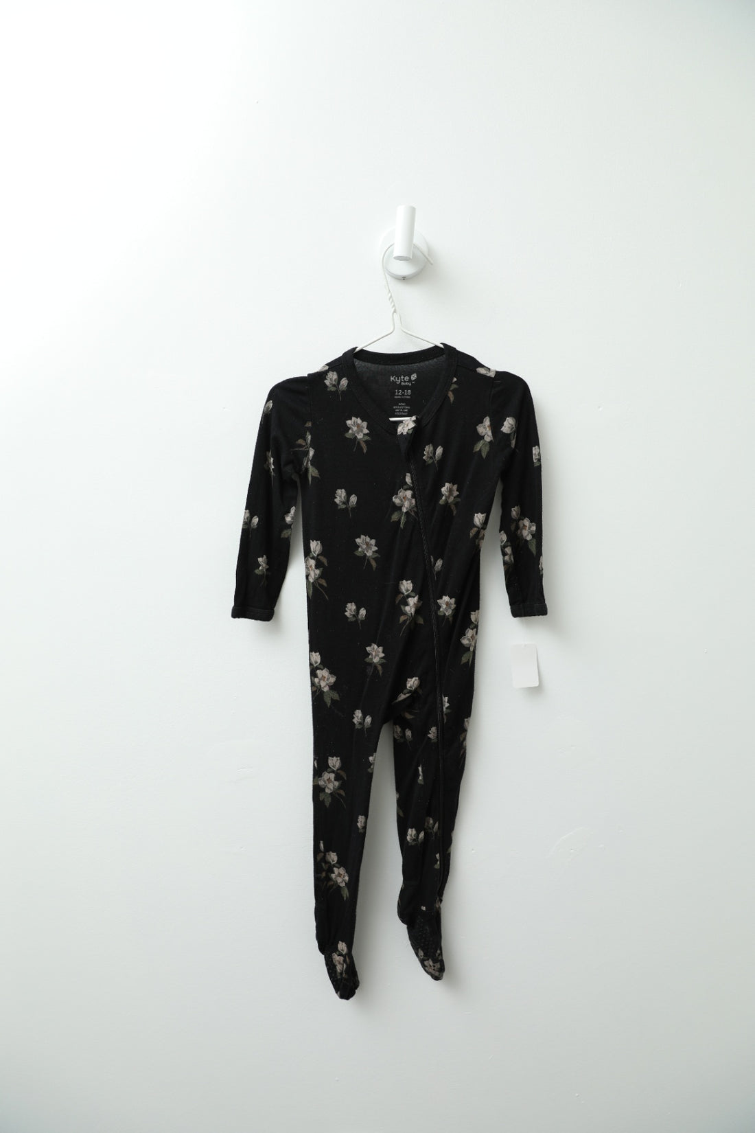 Kyte Onesie 12-18 months Black w/ floral