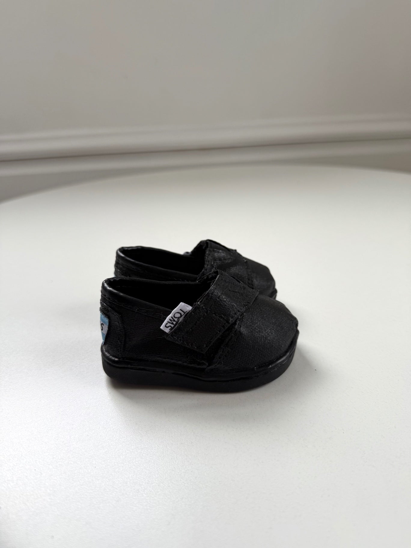 TOMS Slip-on Shoes Size 12 months