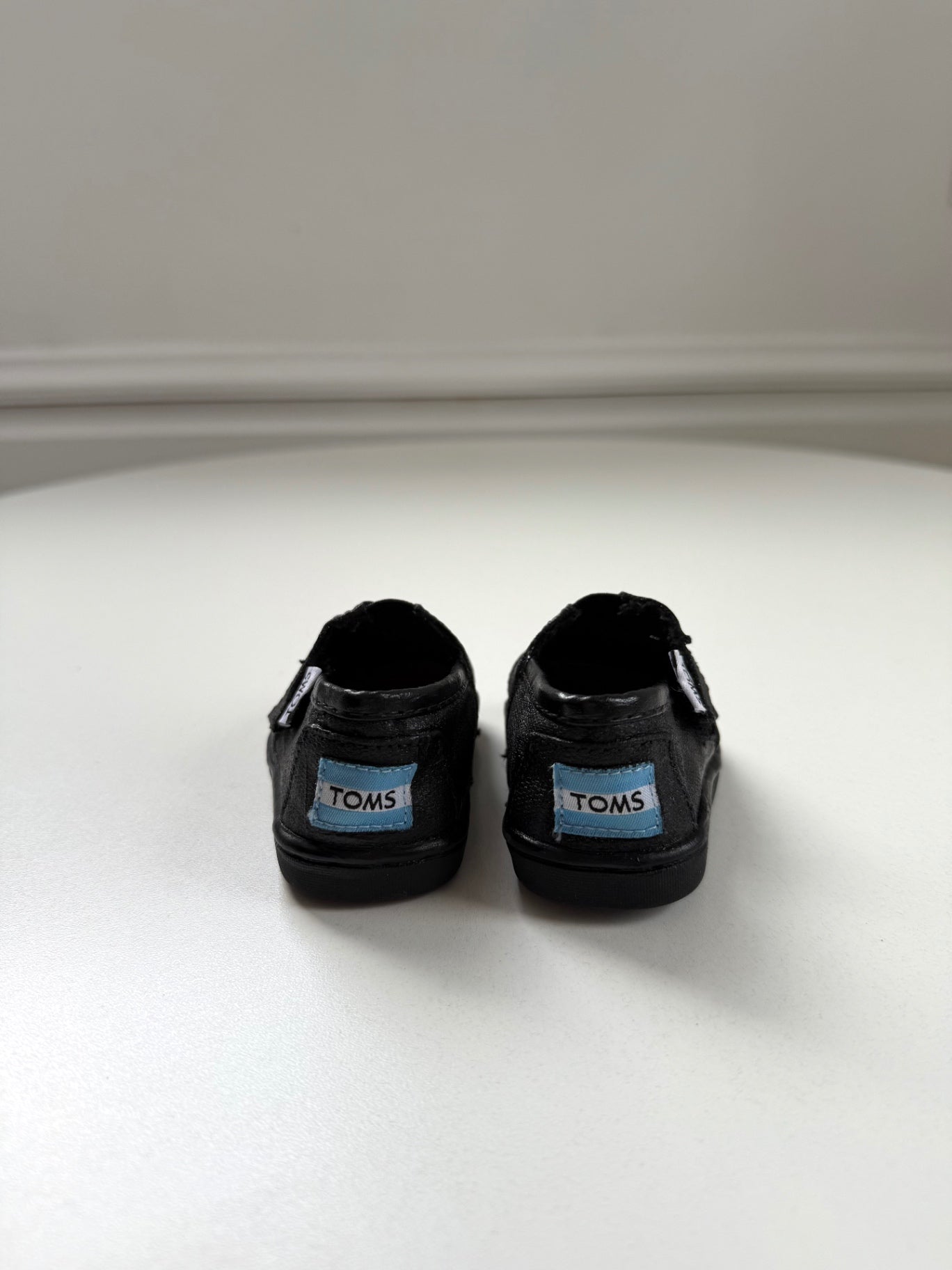 TOMS Slip-on Shoes Size 12 months