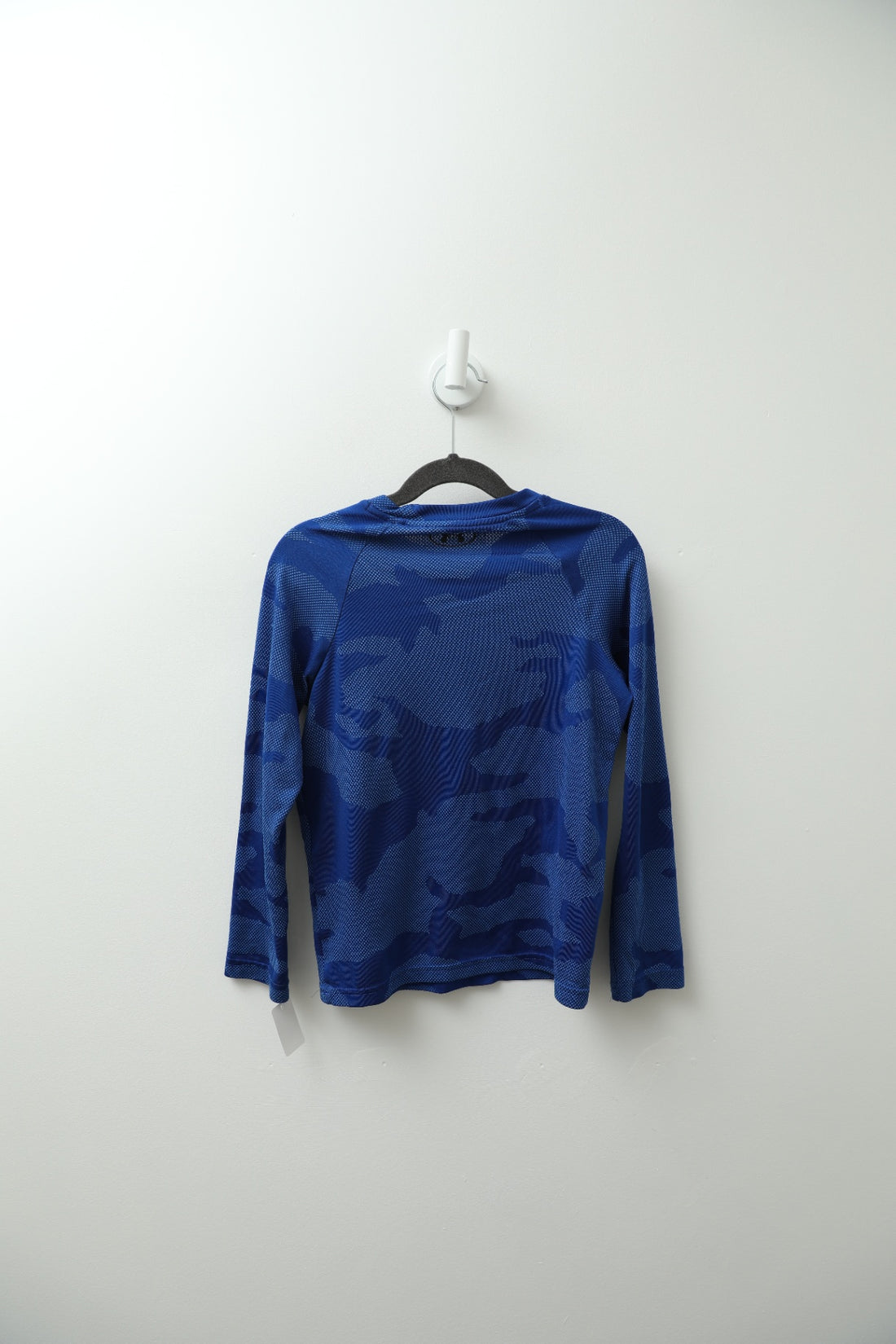 Under Armour Shirt Small 6-7 years