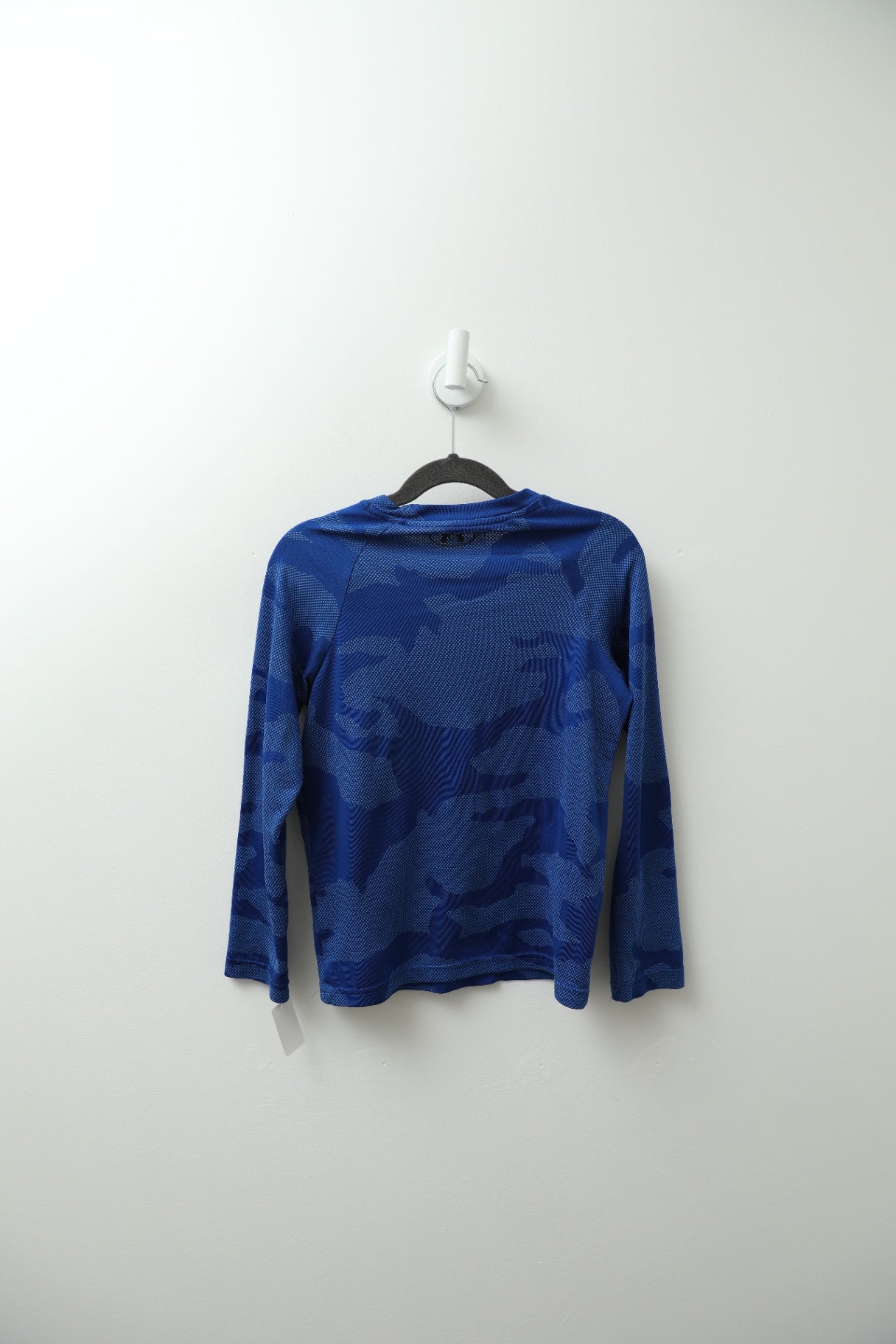 Under Armour Shirt Small 6-7 years