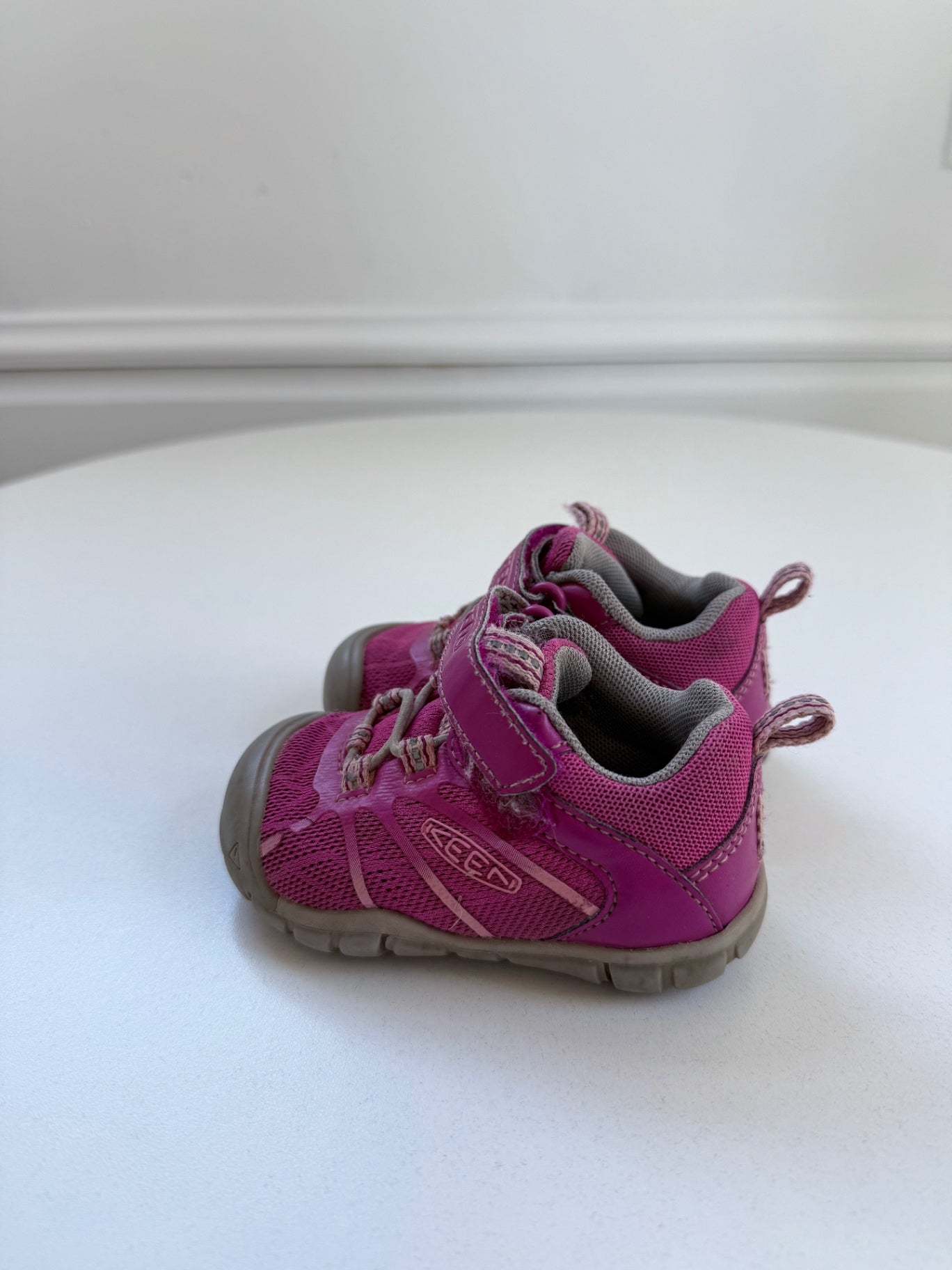 Keen Sneakers Size 5