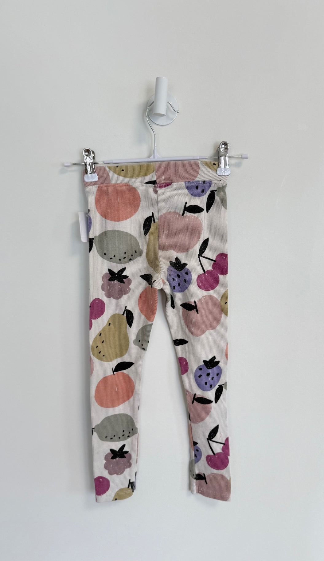 Zara Pants 6 years cream- fruit