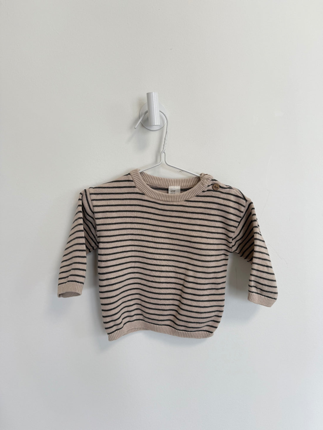 H&amp;M Sweater 4-6 months 