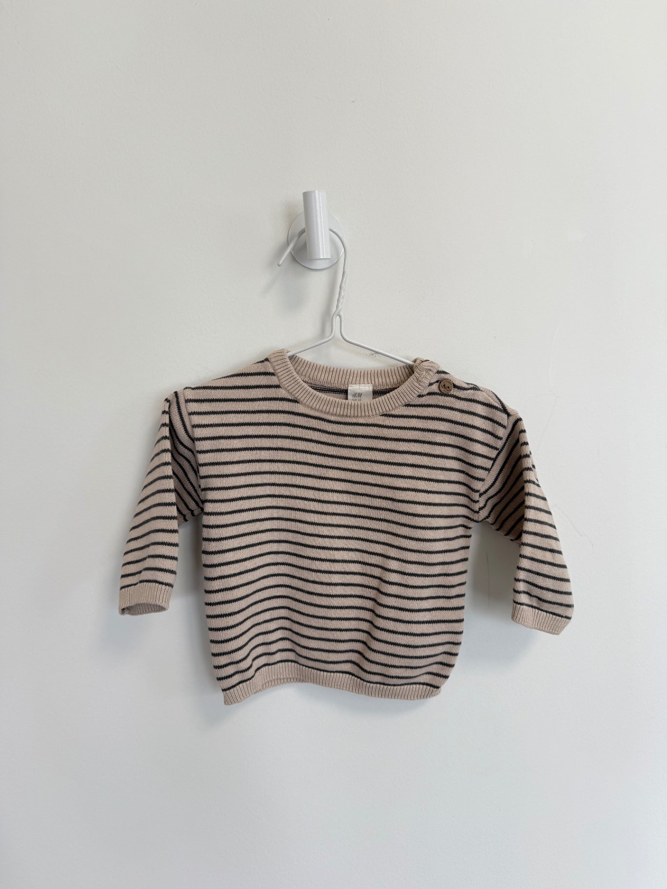 H&amp;M Sweater 4-6 months 