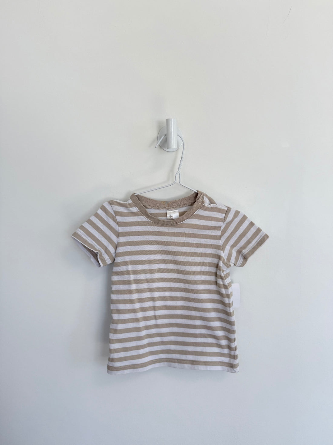 H&amp;M T-Shirt 9-12 months Stripe- Neutral