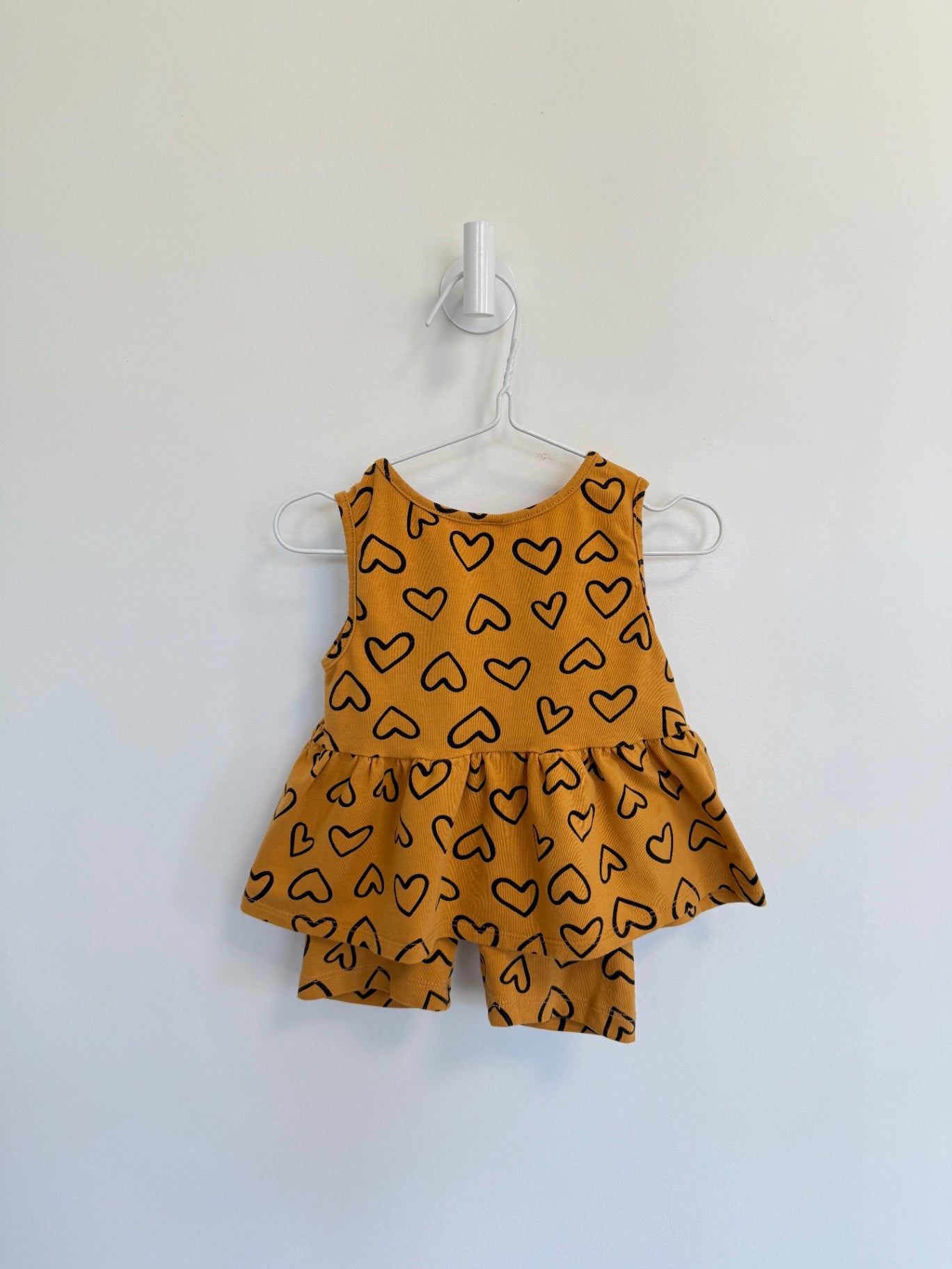 Petit Lem 2 pc set 2 years Yellow w/black hearts