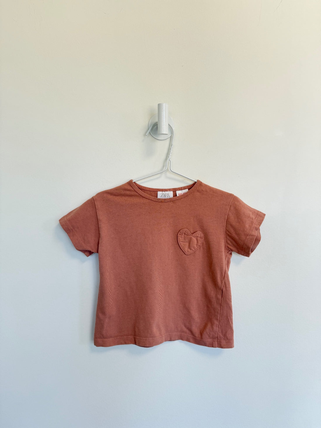 Zara T-Shirt 9-12 month Dusty pink heart pocket