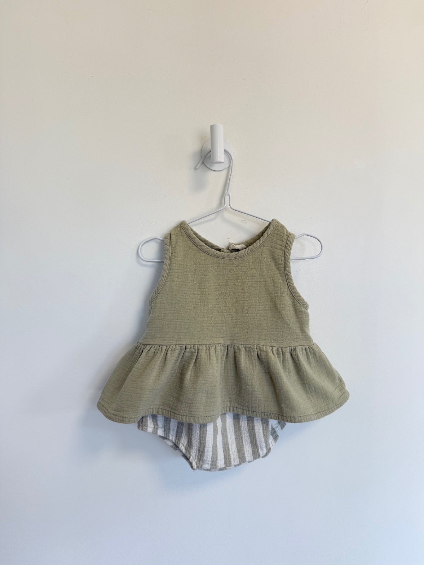 Quincy Mae 2 pc set 2-3 years Sage