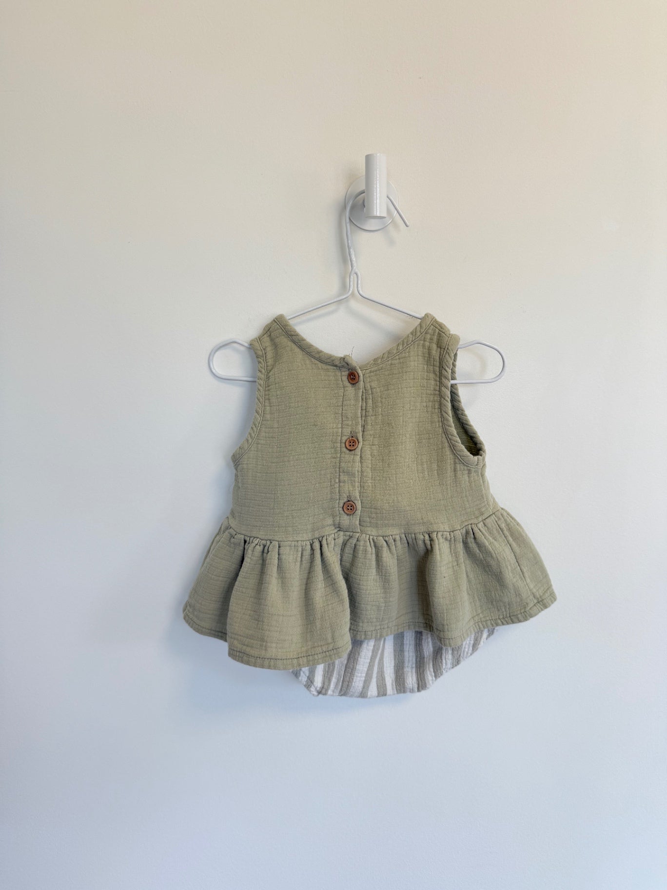 Quincy Mae 2 pc set 2-3 years Sage