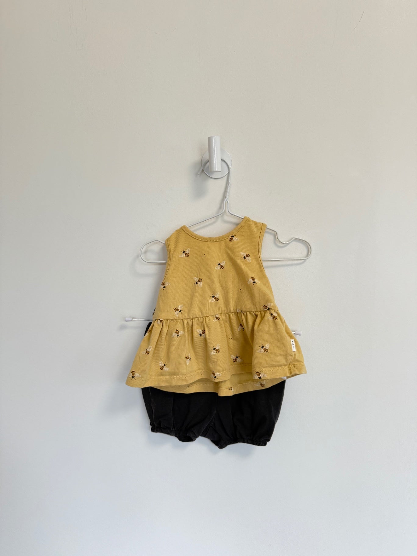Petit Lem 2 pc set 9 months Yellow w/bees
