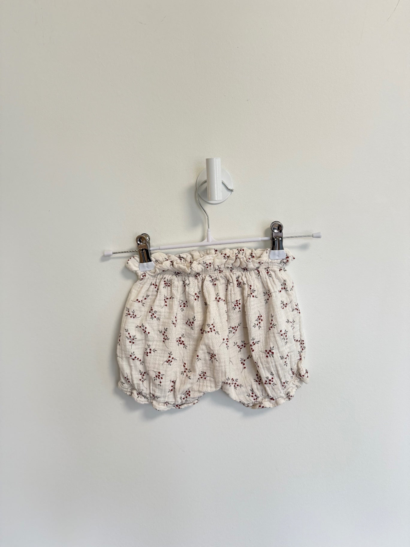 Dear Mini Shorts 6-12 months Cream floral