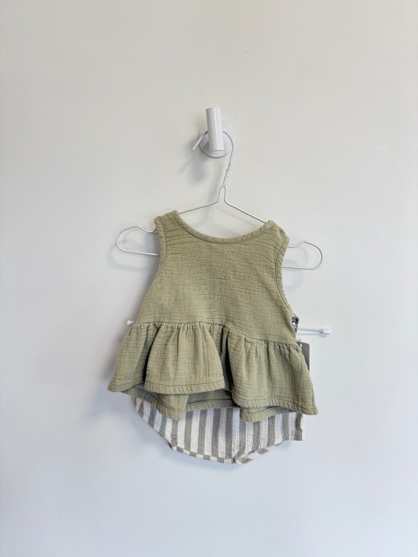 Quincy Mae 2 pc set 12-18 months Sage
