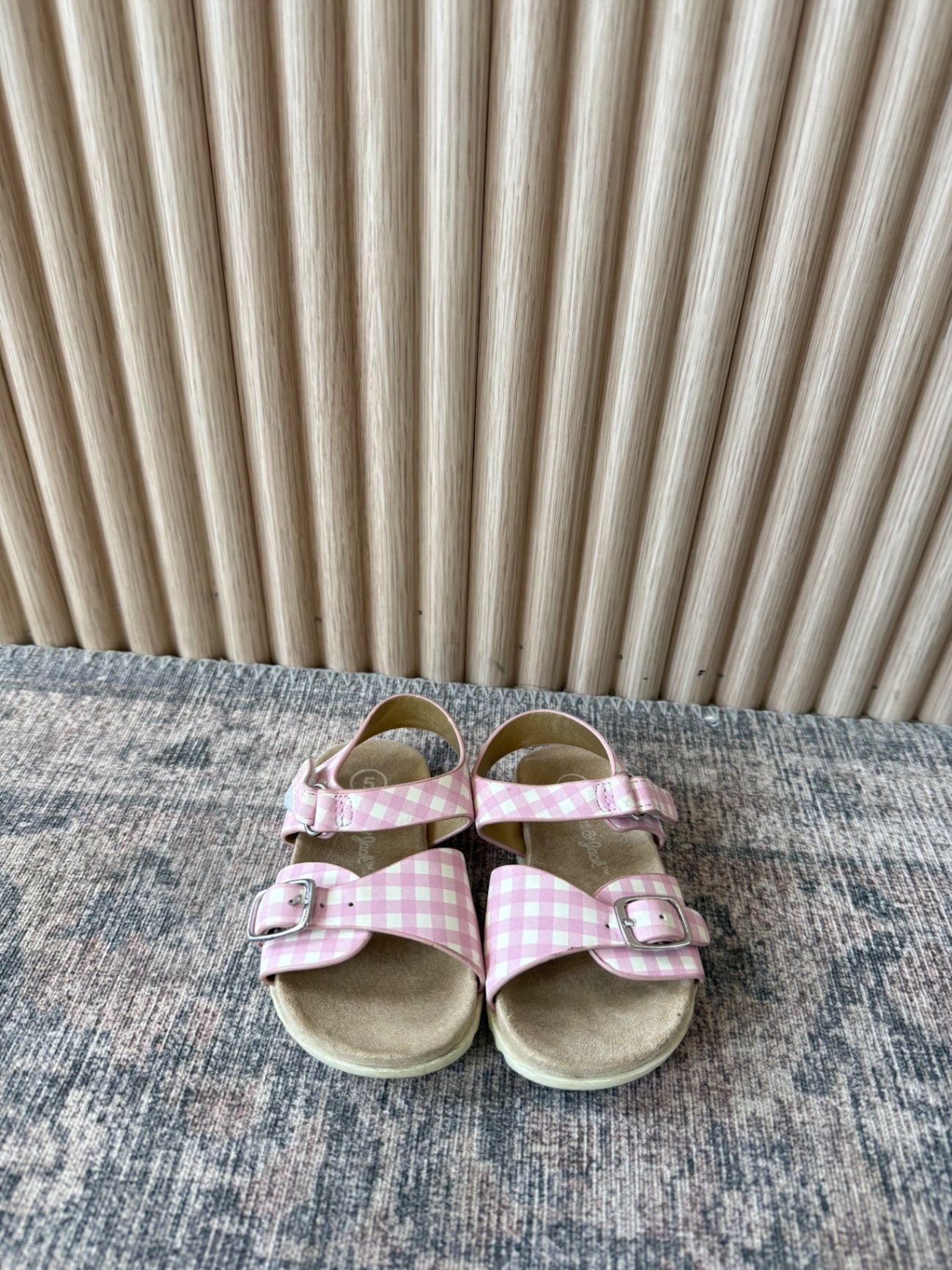 Cat &amp; Jack Sandals 5 Pink and white