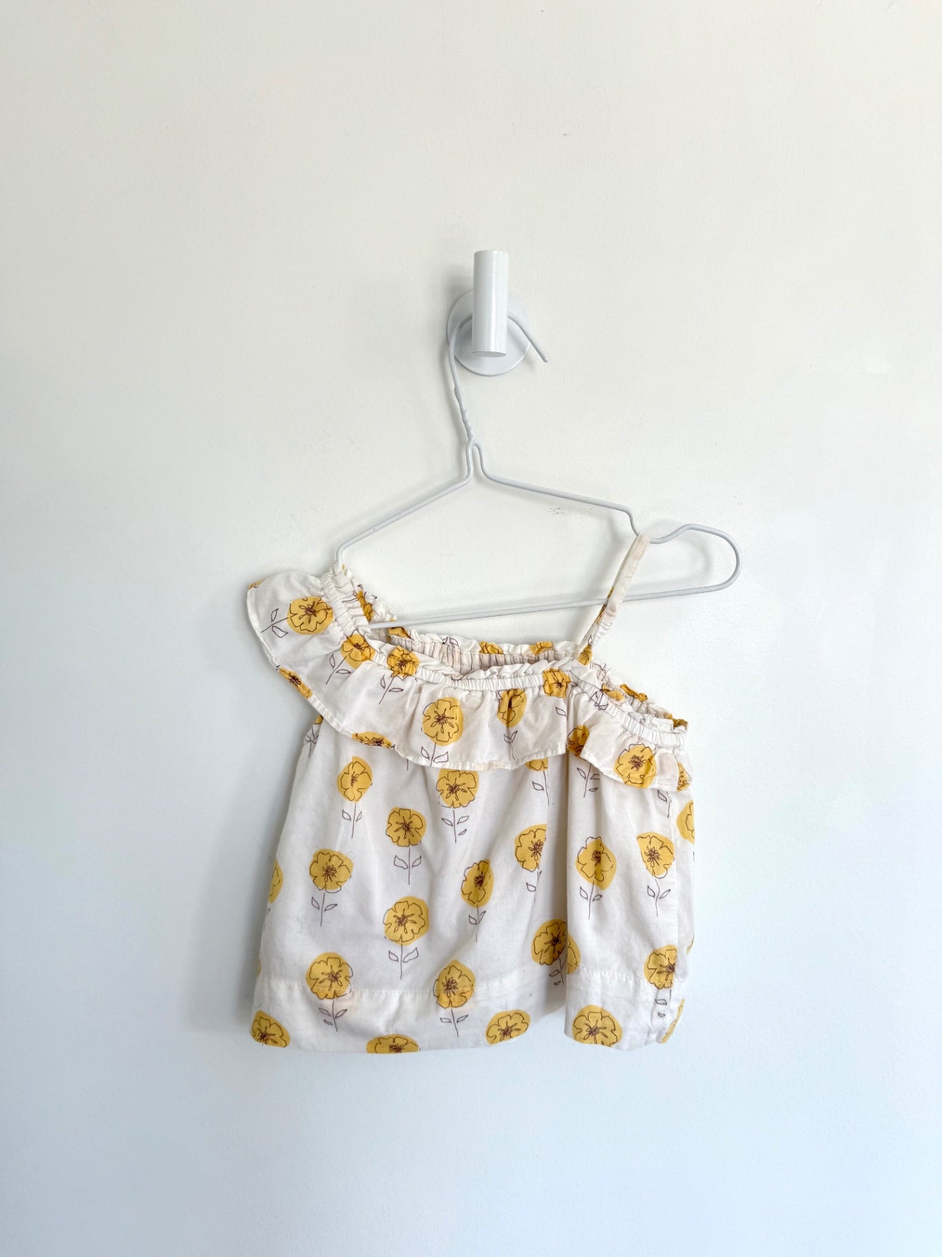 baby Gap Top 6-12 months White w/yellow flowers