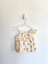 baby Gap Top 6-12 months White w/yellow flowers