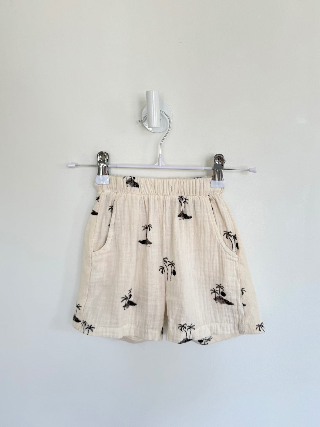 Zara Shorts 3 years Cream with palms