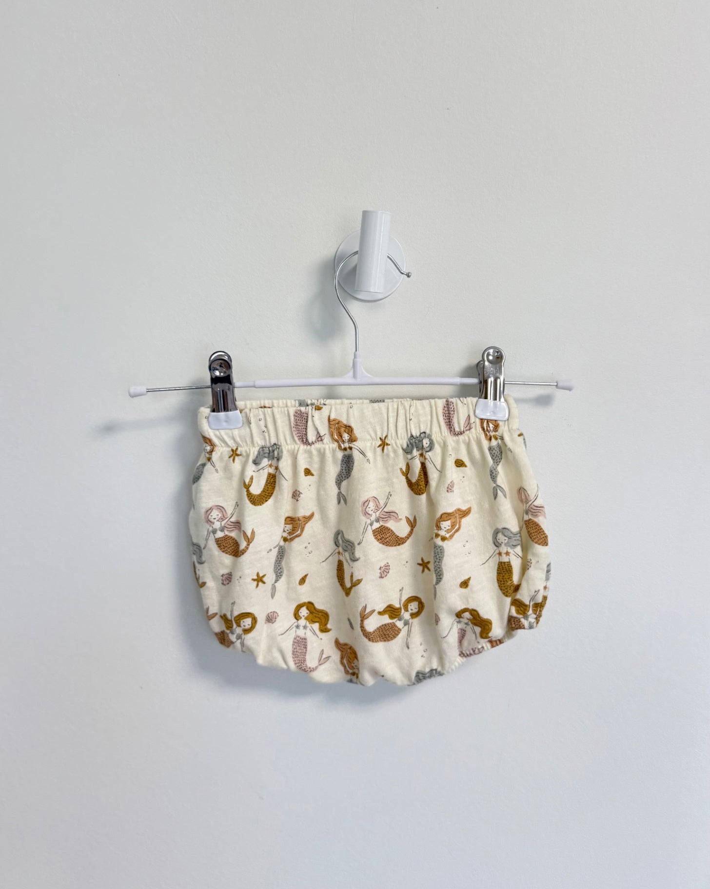 Quincy Mae 2 piece set 12-18 months Cream mermaids