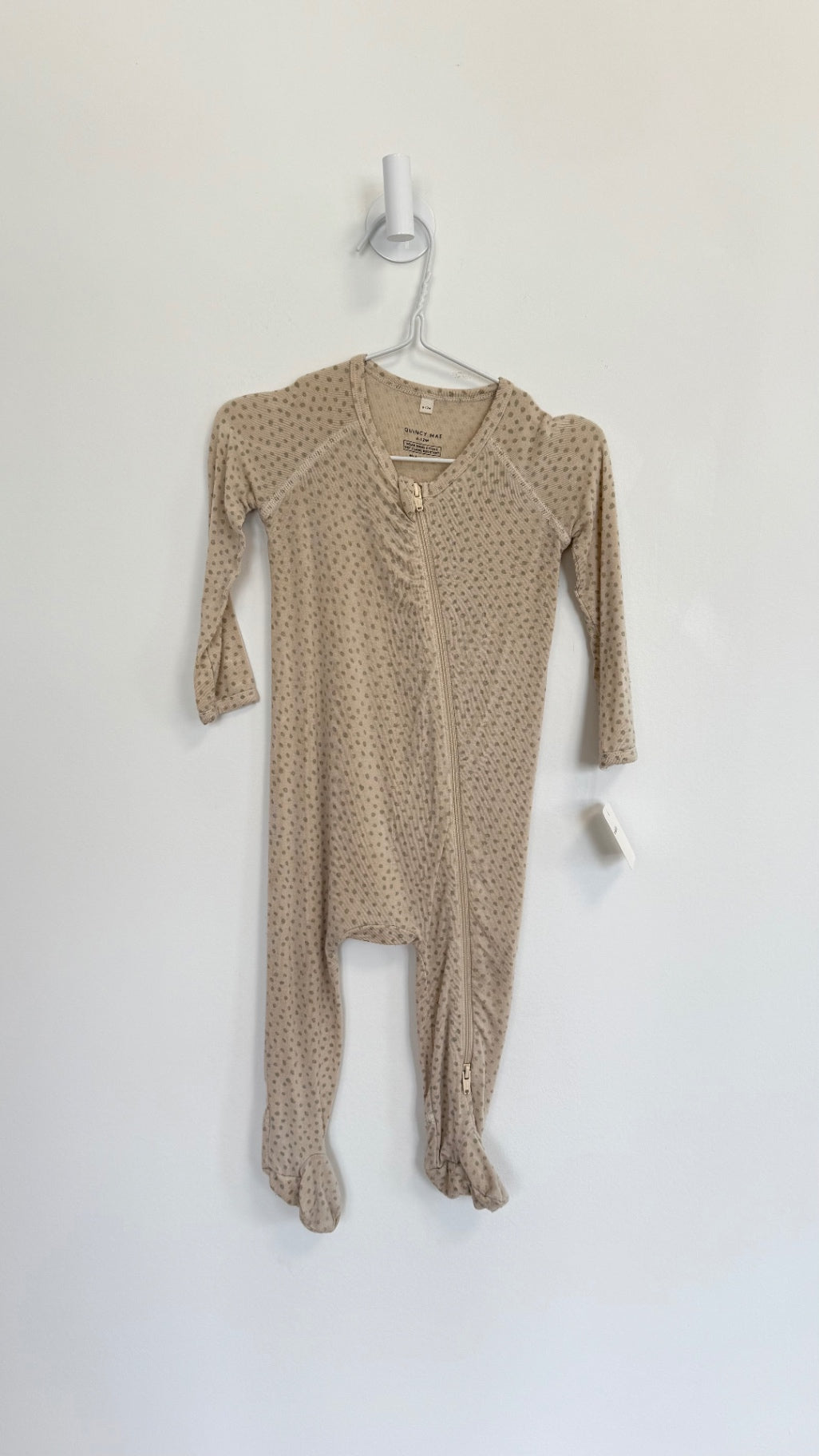 Quincy Mae Pajamas 6-12 months Cream w/sage polka dots