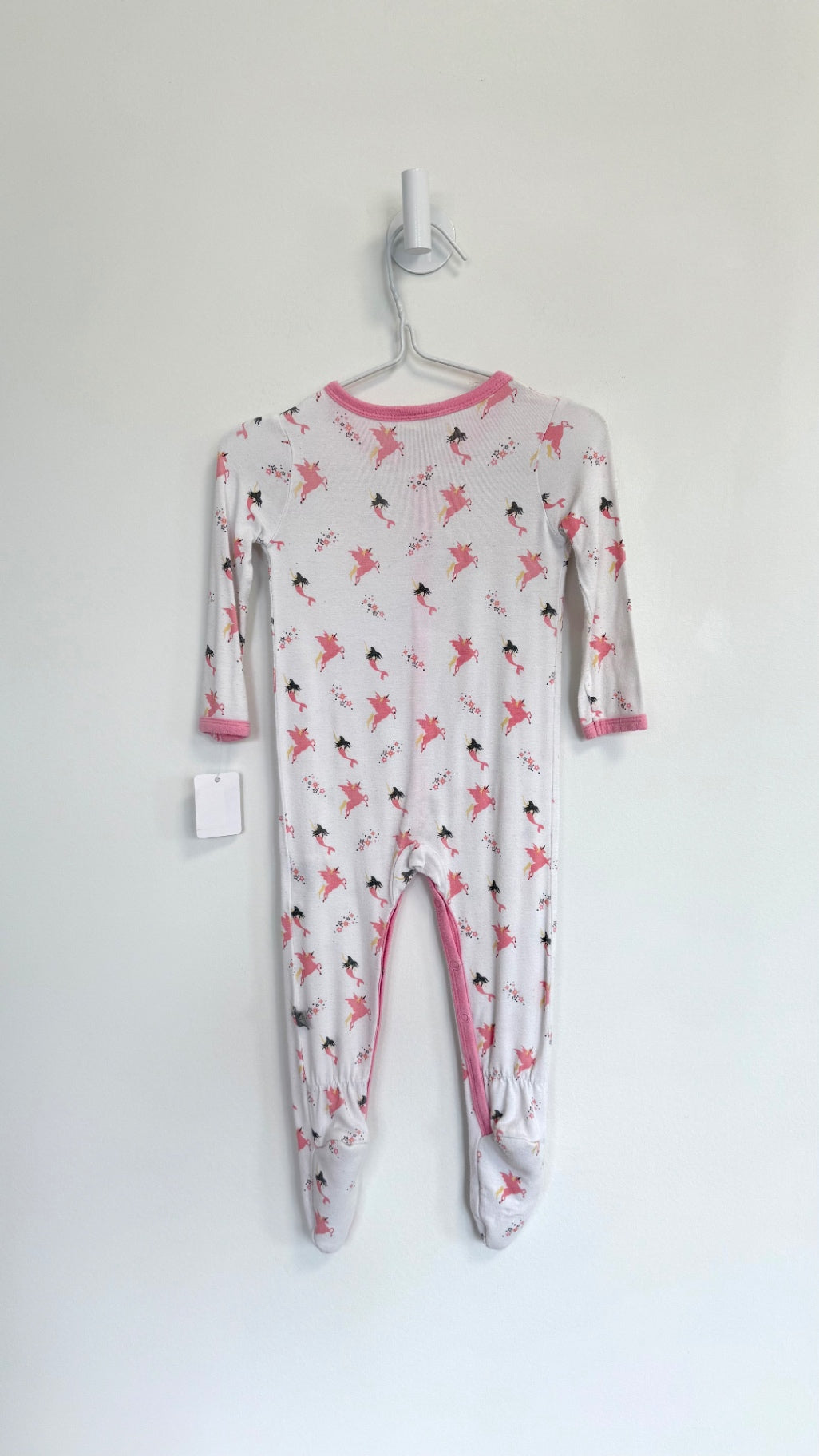 Kyte Pajamas 6-12 months white w/pink unicorns