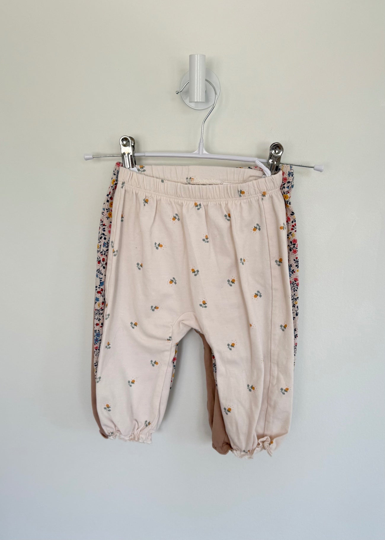 H&amp;M 3 pk pants 4-6 Months Multi