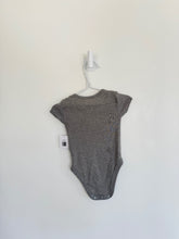 Nike Onesie 0-6 months Grey